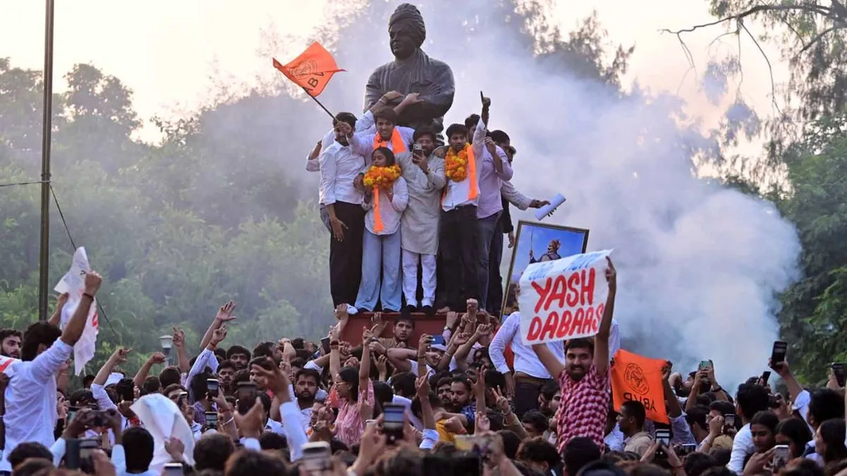 DUSU चुनाव रिजल्ट: ABVP की जीत पर CM रेखा गुप्ता ने दी बधाई, बोलीं- 'युवाओं के विश्वास की जीत'
