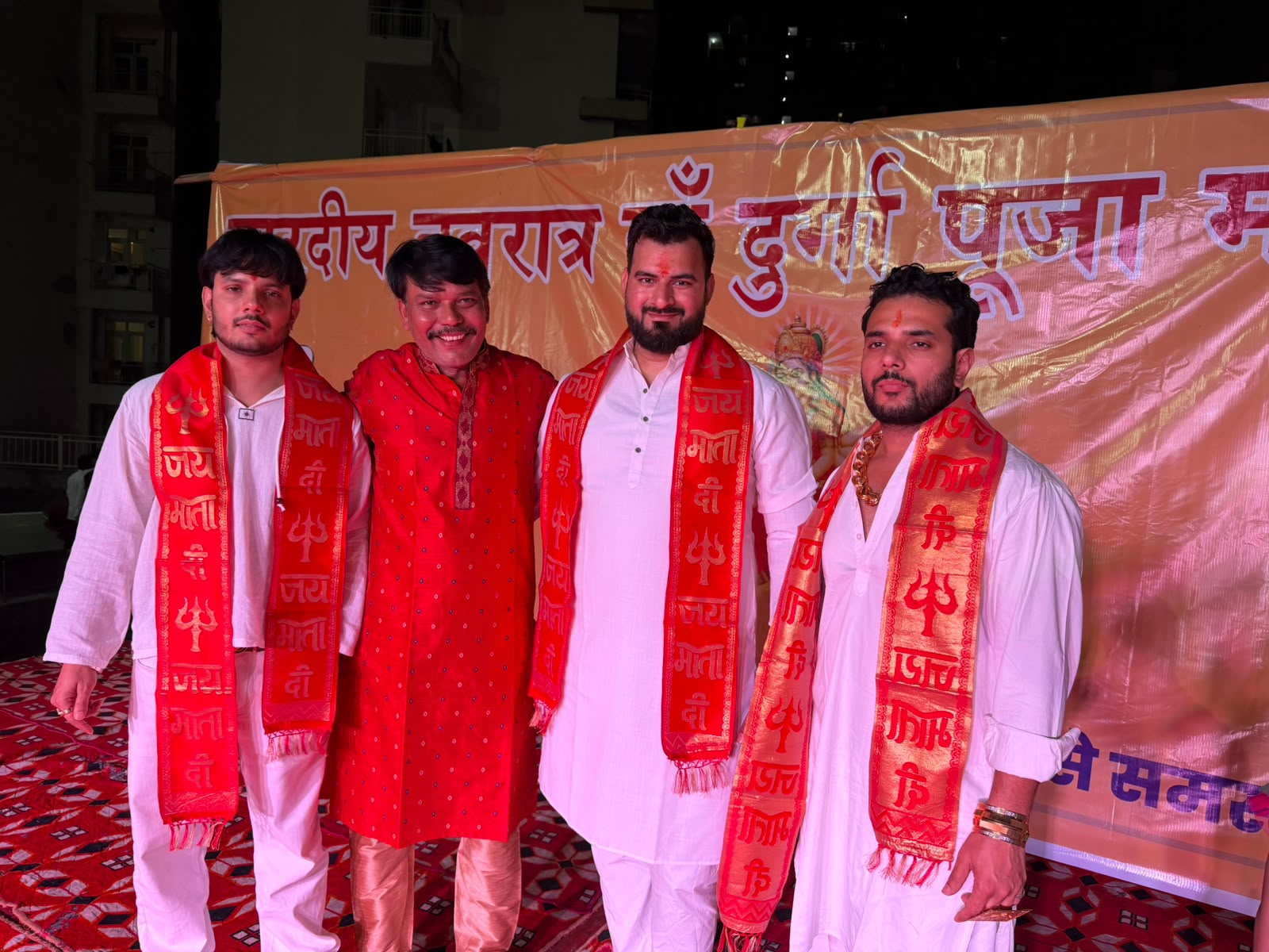 सुपरटेक इकोविलेज 1 दुर्गा पूजा: भव्य पंडाल में उमड़ी श्रद्धालुओं की भारी भीड़, प्रदीप ढाका और हिमांशु ढाका हुए शामिल