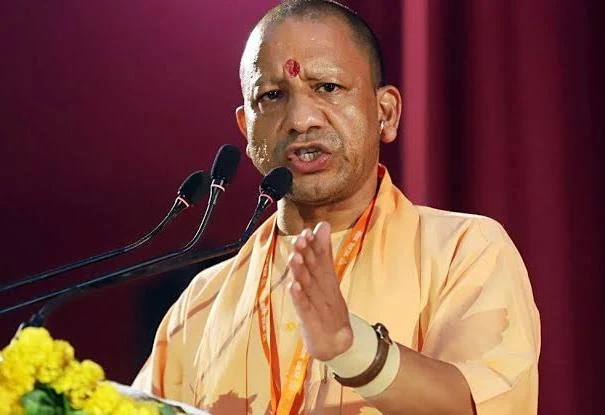 मिर्जापुर में सीएम योगी का तीखा हमला: 'कांग्रेस केवल नेहरू परिवार और सपा सैफई परिवार तक सीमित'